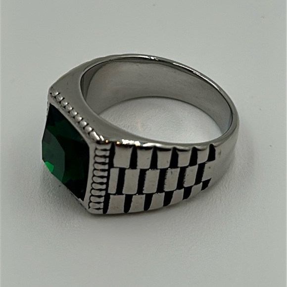 2312- Green Color Cubic Zirconia Handmade Men's Ring Size 13.5 NWT - Picture 2 of 7
